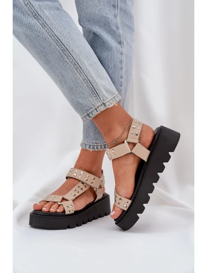 Zdobené sandály na platformě béžové model 21684501 - Boto Zdobené sandály na platformě béžové model 21684501 - Boto