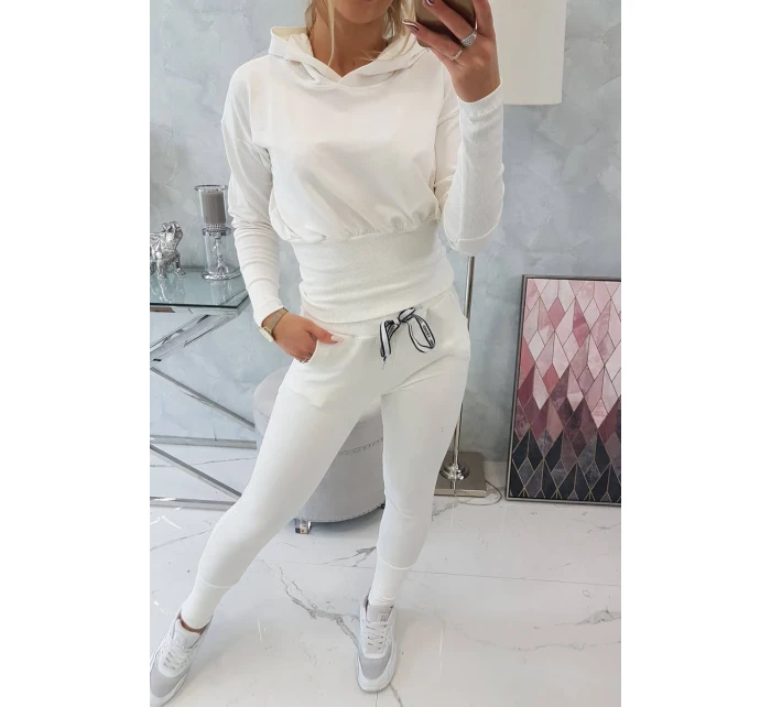 Široká žebrovaná souprava v barvě ecru