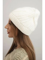 Dámská zimní čepice s vlnou ecru Dámská zimní čepice s vlnou ecru