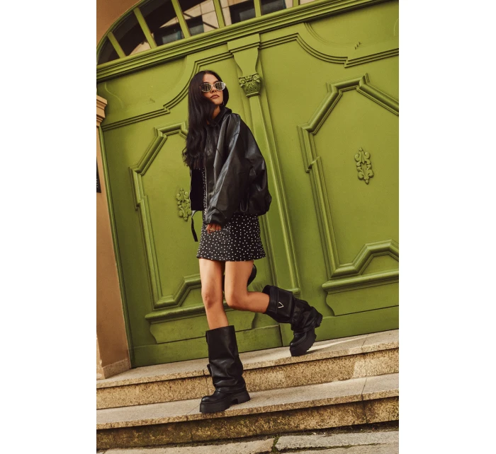 Zateplené nazouvací dámské kozačky na masivní platformě s kapsami Černé model 21710069 - Boto