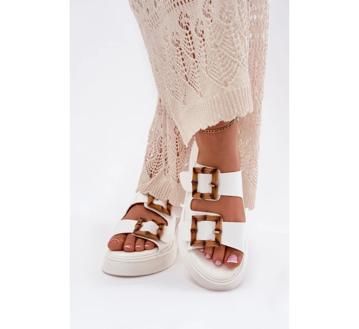 Eko Kožené Sandály Dámské Na Platformě S Přezkami Bílé model 21699634 - Boto Eko Kožené Sandály Dámské Na Platformě S Přezkami Bílé model 21699634 - Boto