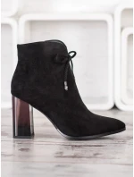 Klasické kotníčkové boty dámské černé na širokém podpatku Klasické kotníčkové boty dámské černé na širokém podpatku