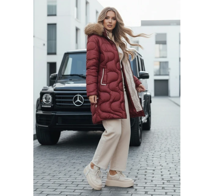 Dámská zimní bunda VIRELIA prošívaná bunda s kapucí bordó FashionStreet TY4935 Dámská zimní bunda VIRELIA prošívaná bunda s kapucí bordó FashionStreet TY4935
