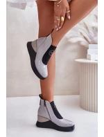 Lakované Kotníkové Boty Na Klínu Zateplené Šedé model 21672137 - VINCEZA