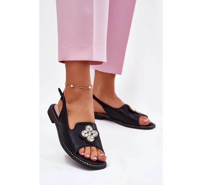 Dámské Sandály Na Plochém Podpatku S Ozdobným Detalem S.Barski KV51-080 Černé Dámské Sandály Na Plochém Podpatku S Ozdobným Detalem S.Barski KV51-080 Černé