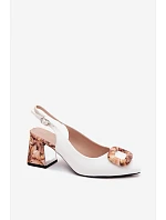 Dámské sandály na podpatku s dekorativním přezkou Vinceza 62289 bílé