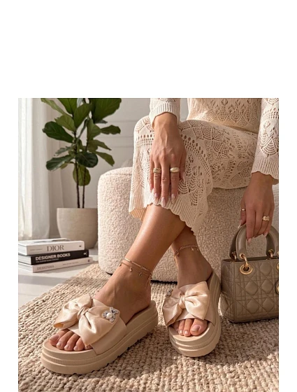 Klapky na platformě model 227262 Solea