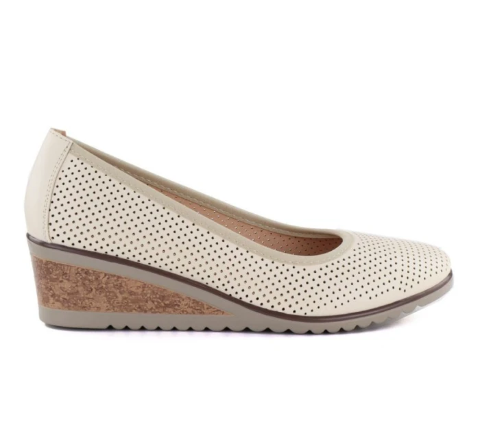 Dámské otevřené lodičky na platformě béžové barvy model 22015114 - VINCEZA Dámské otevřené lodičky na platformě béžové barvy model 22015114 - VINCEZA