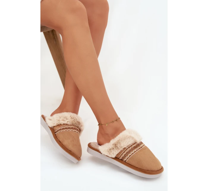 Dámské pantofle s kožíškem a výšivkou – camel Devianne Dámské pantofle s kožíškem a výšivkou – camel Devianne