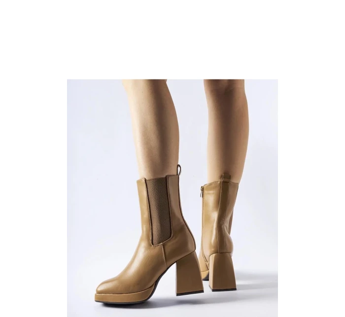 Boty na podpatku model 204732 Solea Boty na podpatku model 204732 Solea