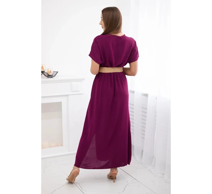 Dlouhé šaty s ozdobným páskem švestka