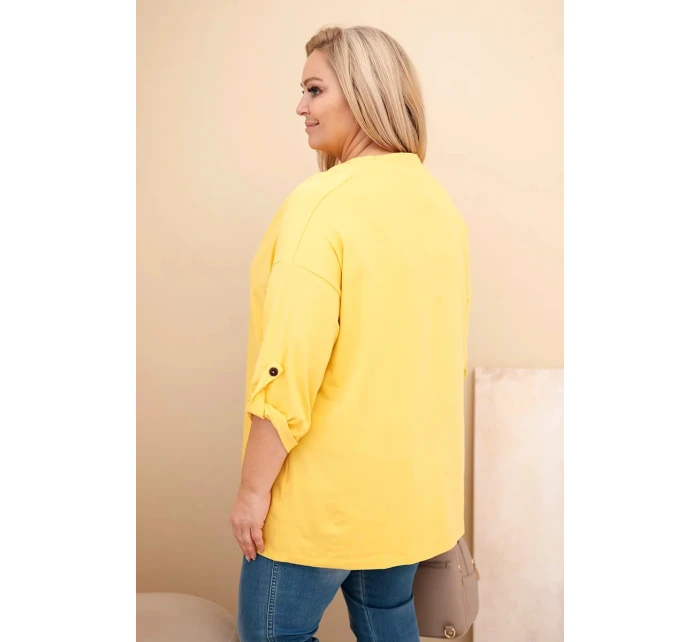 Dámská blůza Plus Size s bavlnou v model 21837312 střihu s vodním výstřihem žlutá - K-Fashion