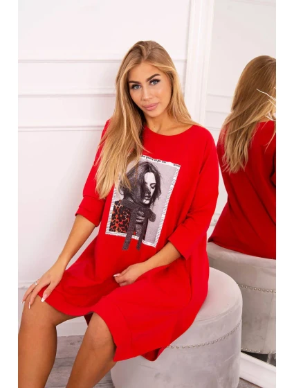 Šaty s potiskem a rozšířenou spodní částí červené Šaty s potiskem a rozšířenou spodní částí červené