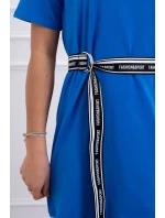 Šaty s ozdobným pruhem chrpově modré barvy Šaty s ozdobným pruhem chrpově modré barvy