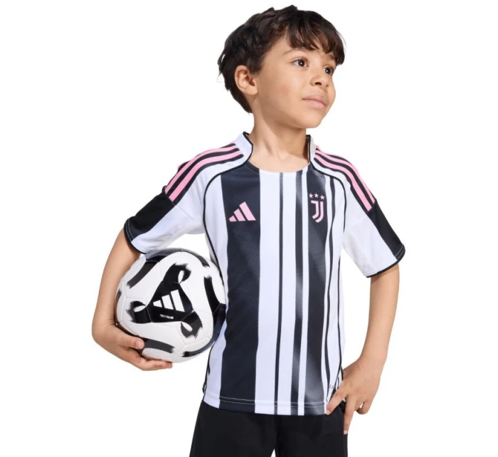 Dětská souprava Juventus Home model 21812245 - ADIDAS Dětská souprava Juventus Home model 21812245 - ADIDAS