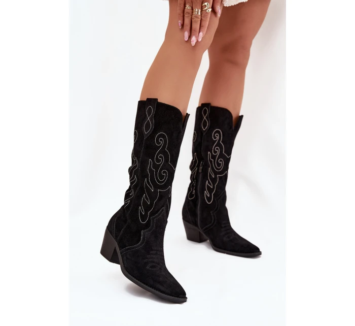 Semišové dámské kovbojky na podpatku Karira – černé Semišové dámské kovbojky na podpatku Karira – černé