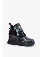 Dámské lakované kotníkové boty na klínku zateplené Vinceza černé Dámské lakované kotníkové boty na klínku zateplené Vinceza černé