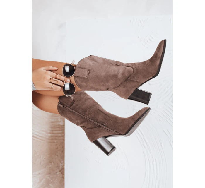 Dámské semišové kovbojské boty hnědé Dstreet model 21993402 - FashionStreet Dámské semišové kovbojské boty hnědé Dstreet model 21993402 - FashionStreet