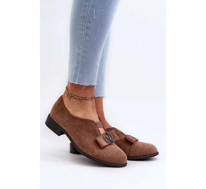 Dámské polobotky z ekokože s nízkým podpatkem a ozdobou hnědé model 21658368 - Boto