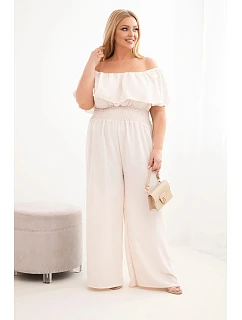 Dámská kombinéza Plus Size s bardot výstřihem, volánem a širokými nohavicemi béžový