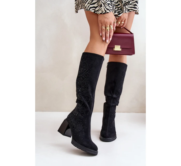 Zdobené dámské kozačky nad kolena zateplené na podpatku černé model 21671858 - S.Barski Zdobené dámské kozačky nad kolena zateplené na podpatku černé model 21671858 - S.Barski