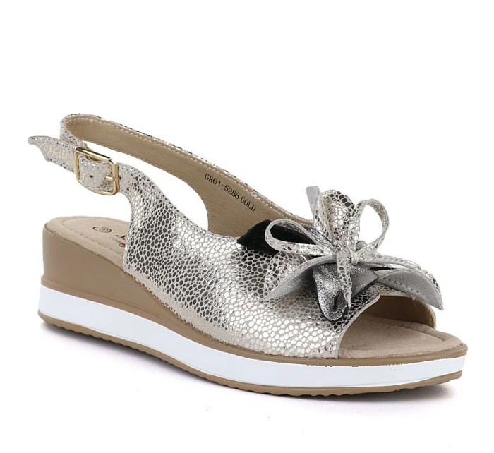 Dámské zlaté kožené sandály s květinami S.Barski model 22099393