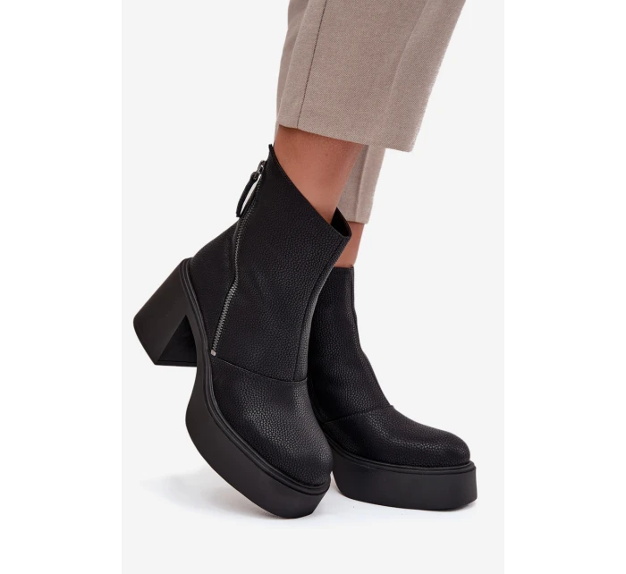Kožené zateplené dámské kotníčkové boty na podpatku a platformě Vinceza 66831 Černé