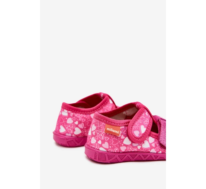 Dětské papuče na suchý zip – růžové Reathiana (s motivem srdíček) Dětské papuče na suchý zip – růžové Reathiana (s motivem srdíček)