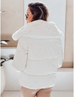 Dámská prošívaná krátká bunda s kožešinou TY5070 bílá - FashionStreet Dámská prošívaná krátká bunda s kožešinou TY5070 bílá - FashionStreet