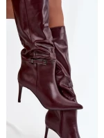 Dámské kozačky na jehlovém podpatku s páskem bordó model 21744541 - Boto