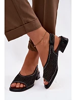 Ozdobené otevřené dámské sandály na podpatku semiš model 22100305 Černé - D&A