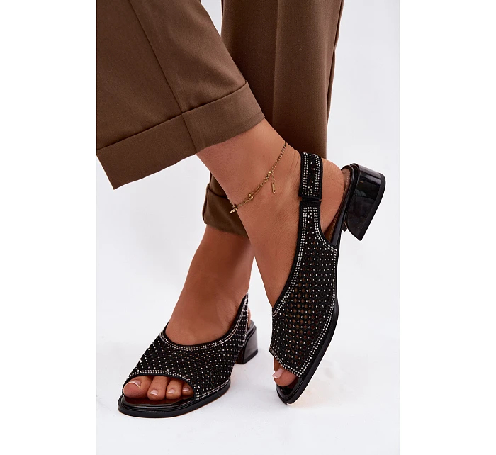 Ozdobené otevřené dámské sandály na podpatku semiš model 22100305 Černé - D&A