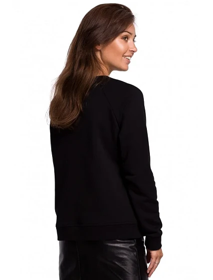 model 18002768 Svetr s potiskem na přední straně černý - BeWear model 18002768 Svetr s potiskem na přední straně černý - BeWear