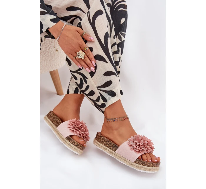 Dámské pantofle na platformě s ozdobnými květinami – růžové