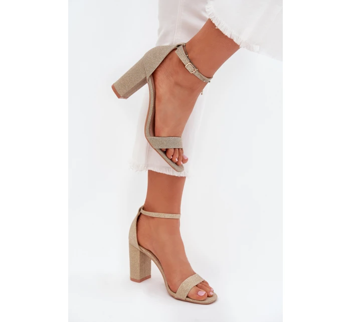 Sandály na podpatku  model 215643 Step in style