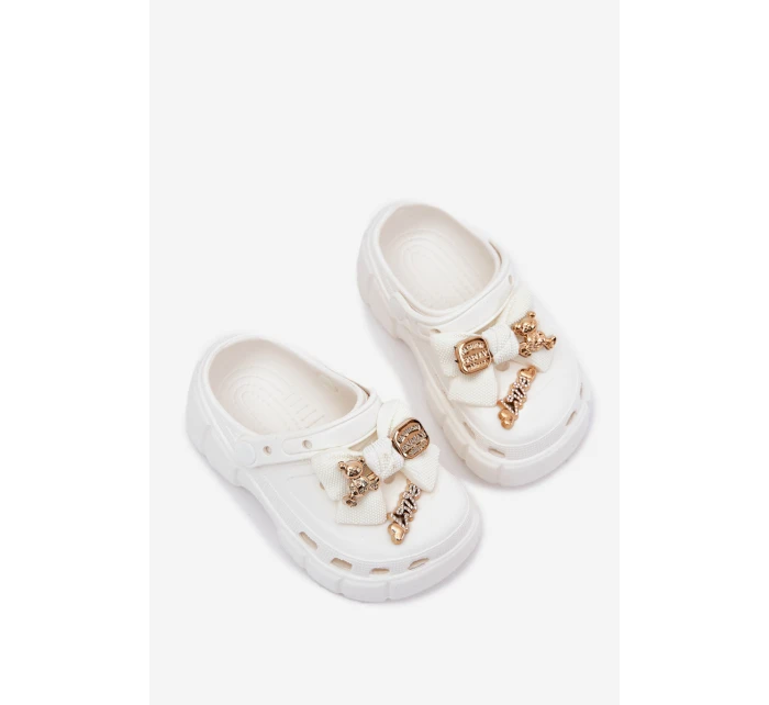 Dětské Dívčí Pantofle Z Pěny S Mašlí A Ozdobami Bílé Selvana Dětské Dívčí Pantofle Z Pěny S Mašlí A Ozdobami Bílé Selvana