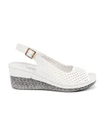 Luxusní bílé  sandály dámské na klínku