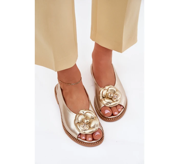 Kožené Ploché Sandály S Ozdobou CheBello 4642 Zlaté