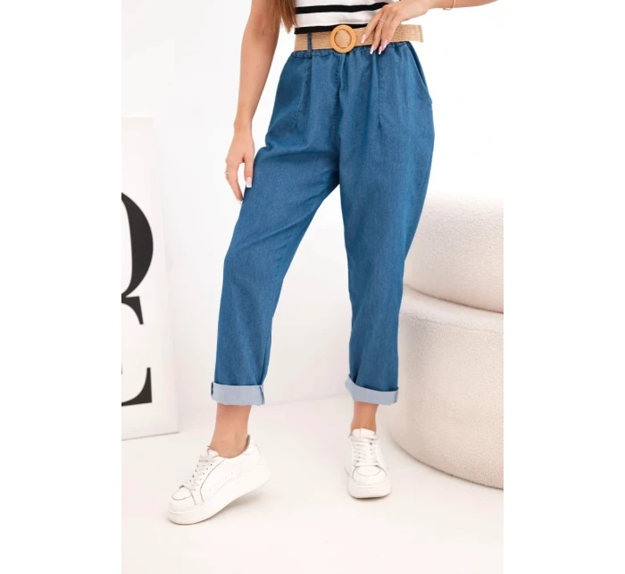 Dámské kalhoty s model 22025252 nohavicí a páskem tmavě džínové - K-Fashion