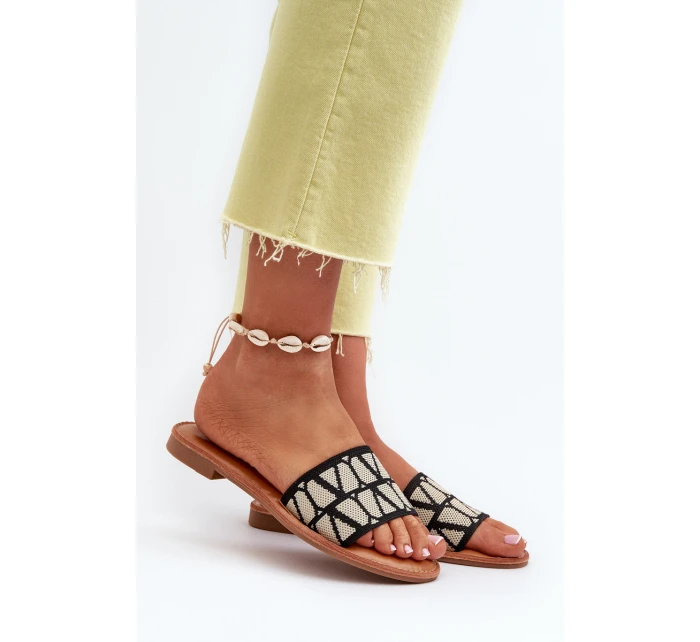 Dámské černé sandály na ploché podrážce model 21657438 - Boto Dámské černé sandály na ploché podrážce model 21657438 - Boto