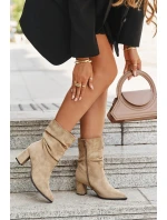 Dámské kotníkové boty na podpatku s vyhřívané béžové model 21710709 - Boto Dámské kotníkové boty na podpatku s vyhřívané béžové model 21710709 - Boto