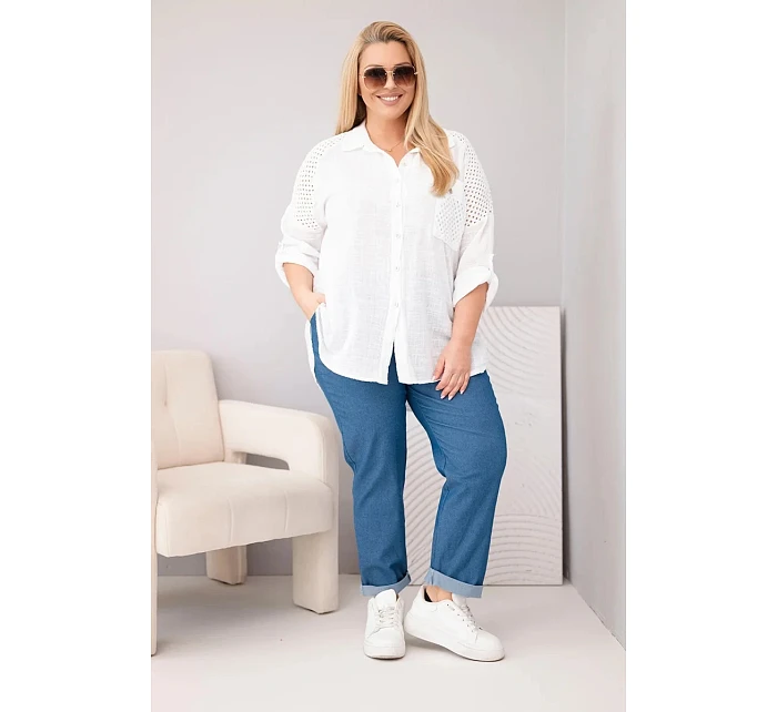Dámská viskózová košile Plus Size s límečkem a model 22043034 vsadkou bílá - K-Fashion