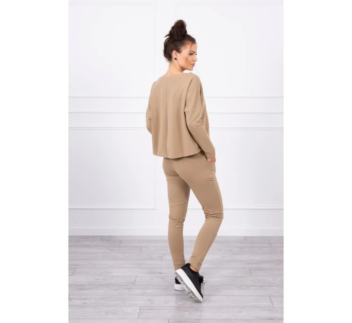 Souprava s oversize halenkou camel