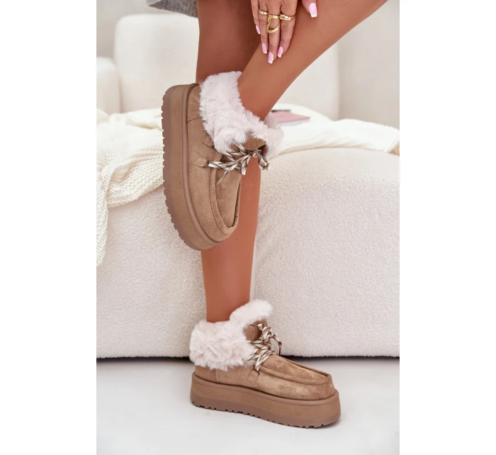 Nízké dámské sněhové boty na platformě s kožešinou tmavě béžové Neathren Nízké dámské sněhové boty na platformě s kožešinou tmavě béžové Neathren