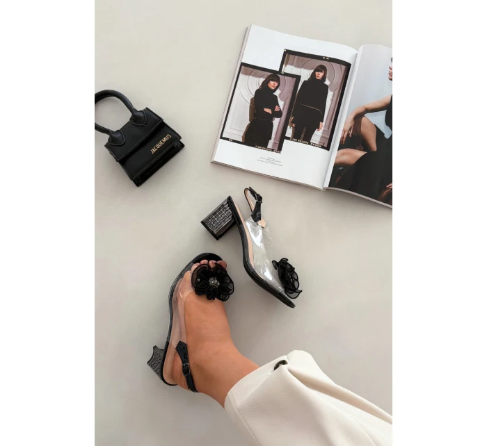 Sandály na podpatku s ozdobou D&A MR52-238 Černé Sandály na podpatku s ozdobou D&A MR52-238 Černé