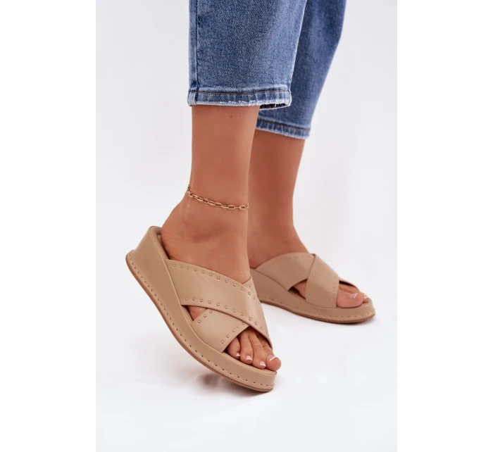 Zdobené dámské sandály na platformě z eko kůže Béžové model 21954702 - Boto
