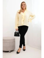 Dámská viskózová blůza Plus Size s volánem a ozdobnou broží žlutá Dámská viskózová blůza Plus Size s volánem a ozdobnou broží žlutá