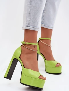 Lakované dámské sandály na podpatku a platformě Zelené model 21951663 - Boto