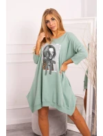 Šaty s potiskem a model 21755714 spodní částí tmavě mátové barvy - K-Fashion