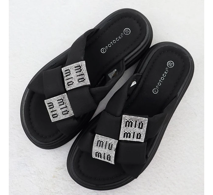 Dámské žabky na platformě se zirkony černé Potocki 16347 Dámské žabky na platformě se zirkony černé Potocki 16347